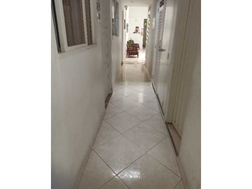 SE VENDE CASA UNIFAMILIAR EN LA AMERICA (B. CRISTOBAL) PARA INVERSION — foto 2