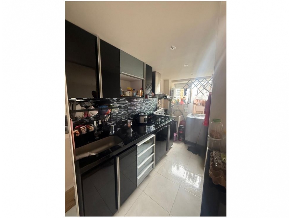 APARTAMENTO EN VENTA LOMA DE LOS BERNAL - MEDELLIN RANGO 5 — foto 4