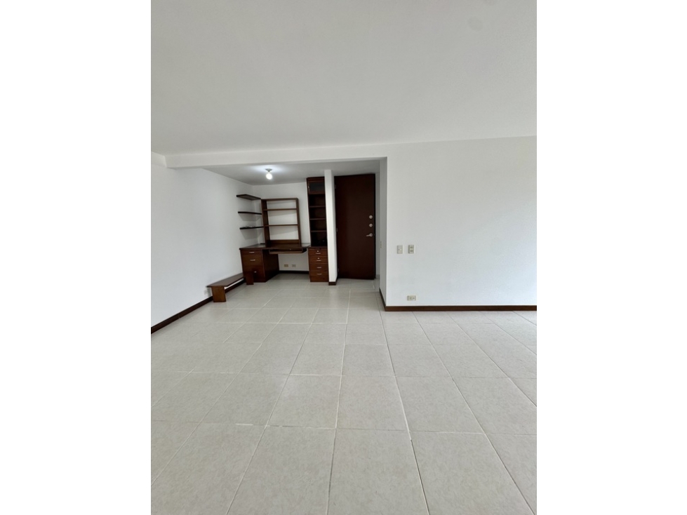 APARTAMENTO EN VENTA EN LOMA DE LOS BERNAL — foto 3