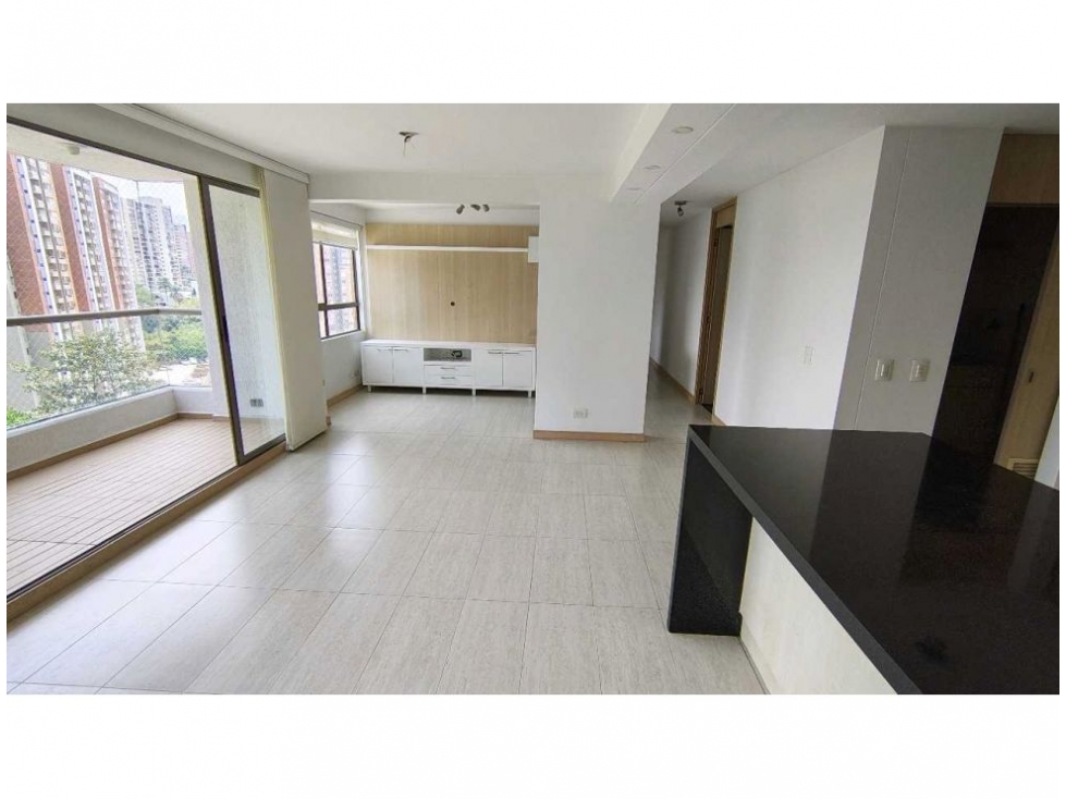 APARTAMENTO LOMA DE LOS BERNAL — foto 2