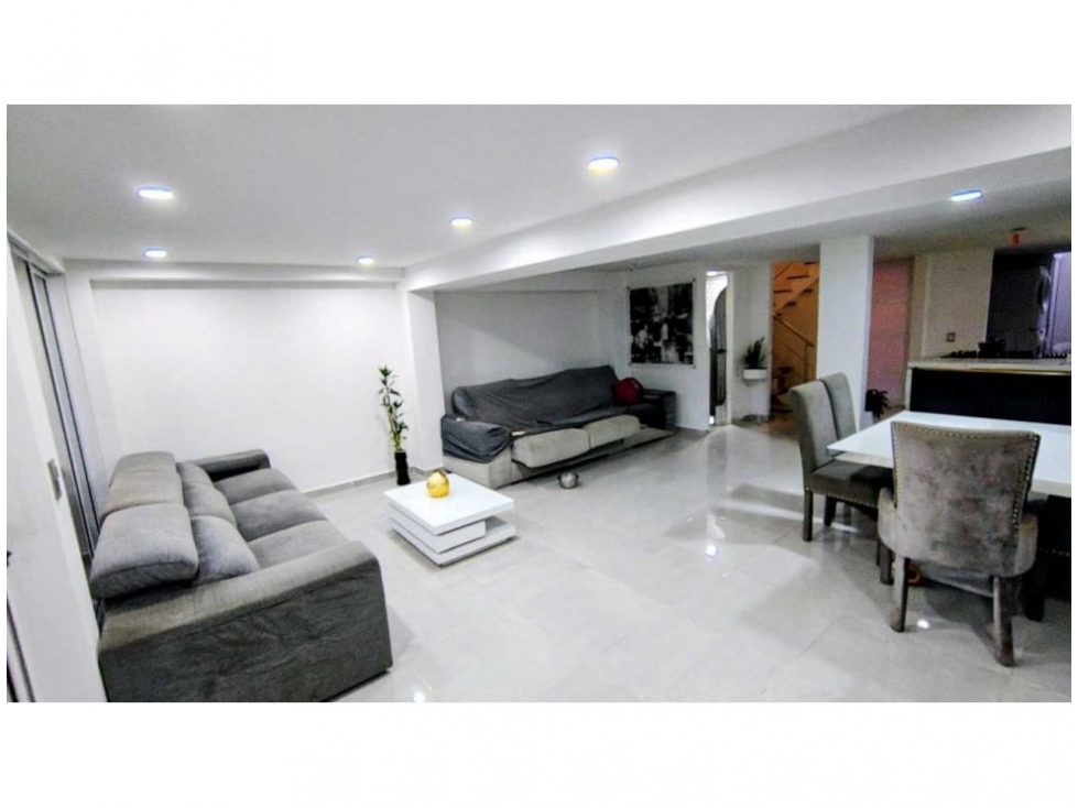CASA EN VENTA REMODELADA LA MOTA — foto 2
