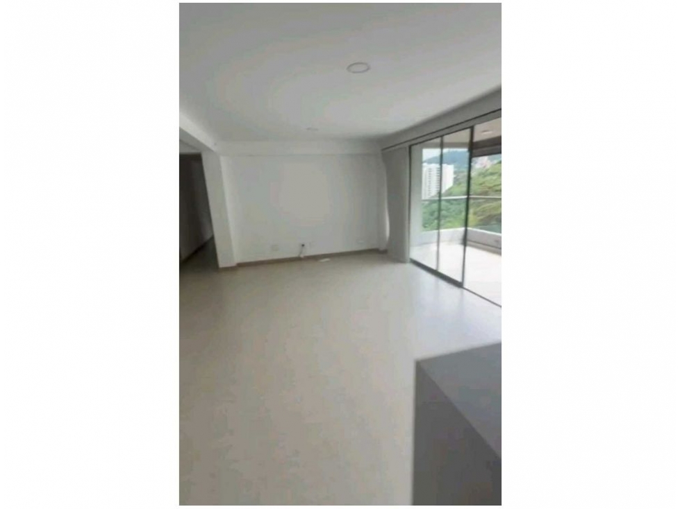 APARTAMENTO EN VENTA LOMA DE LOS BERNAL — foto 2