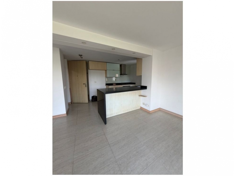 APARTAMENTO EN VENTA LOMA DE LOS BERNAL — foto 2
