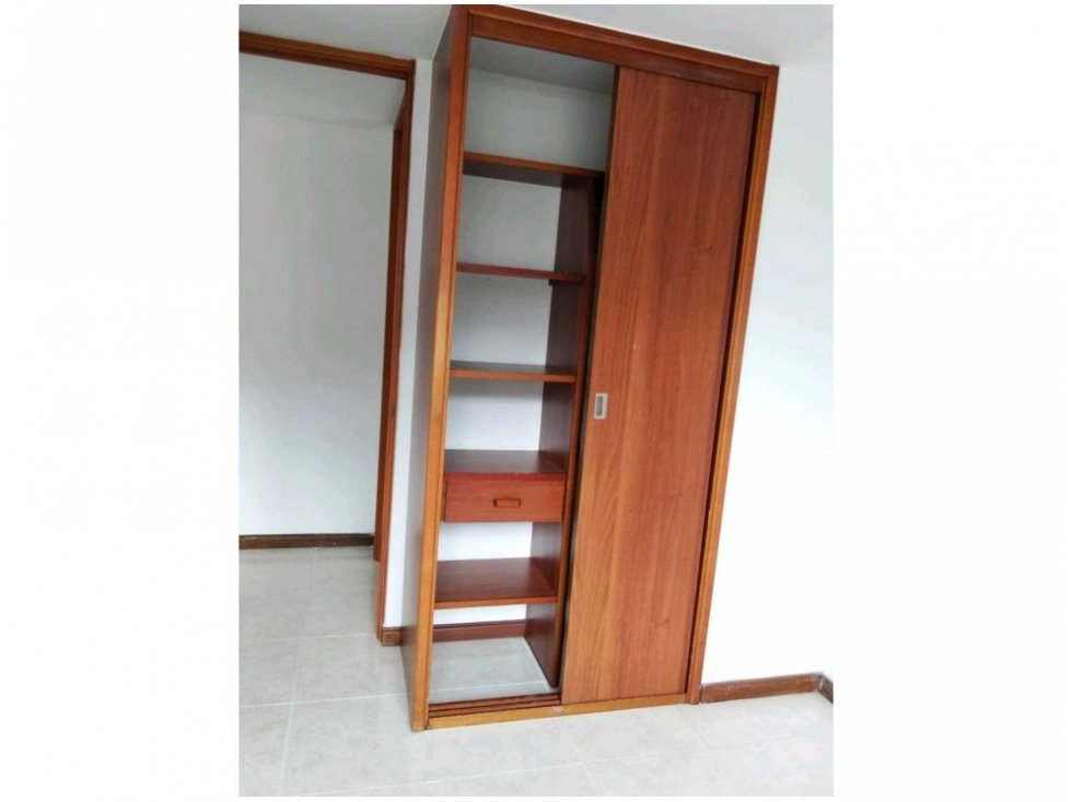 APARTAMENTO EN VENTA LOMA DE LOS BERNAL PARTE BAJA — foto 2