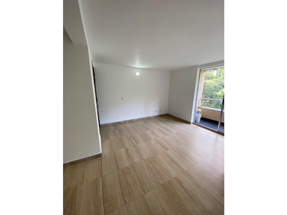 APARTAMENTO LOMA DE LOS BERNAL PARTE BAJA — foto 3
