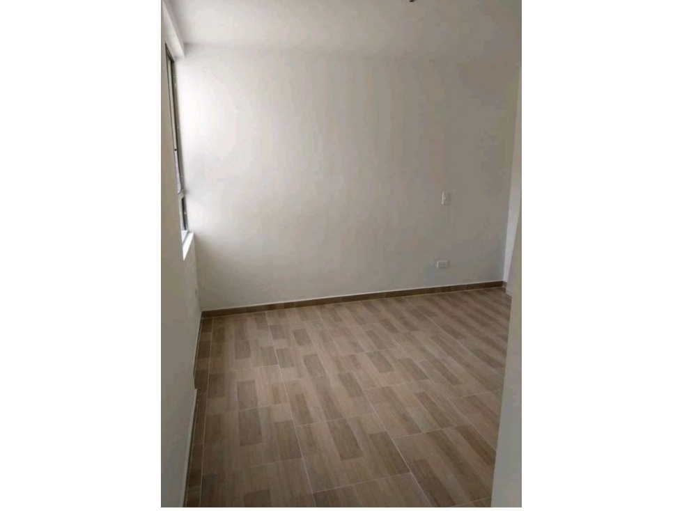 APARTAMENTO EN VENTA LOMA DE LOS BERNAL — foto 2