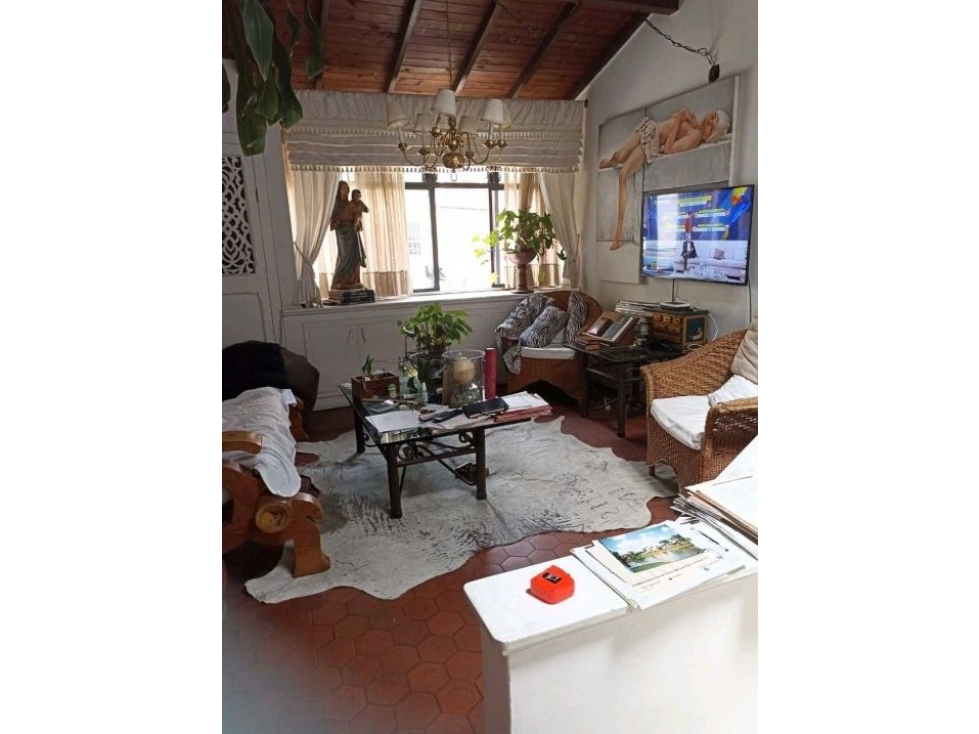 CASA EN VENTA UNIDFAMILIAR FLORESTA A UNA CUADRA DEL PARQUE — foto 2