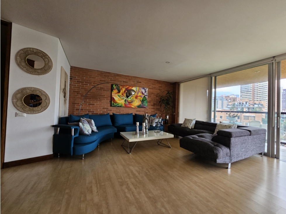 APARTAMENTO EN VENTA EL POBLADO MILLA DE ORO- PISO ALTO