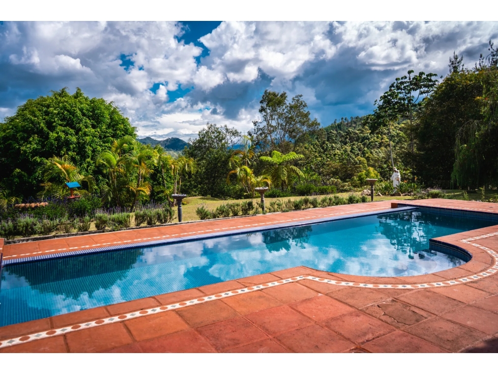 VENTA DE FINCA CON LOTE EN EL RETIRO EN PARCELACIÓN — foto 2