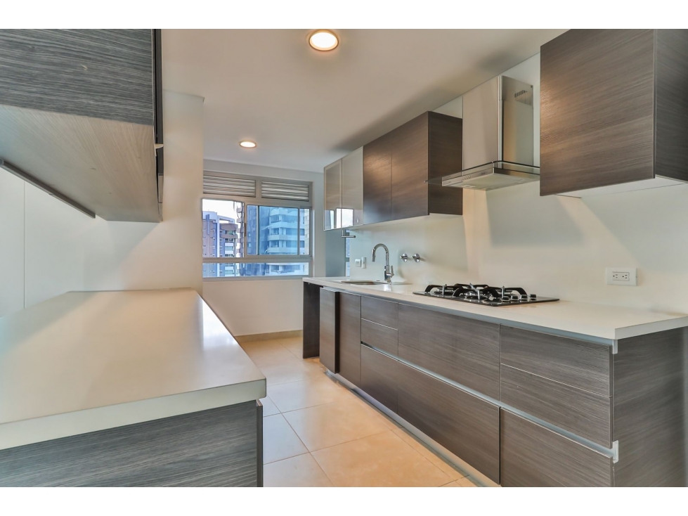 APARTAMENTO PARA LA VENTA EN CASTROPOL, EL POBLADO — foto 2