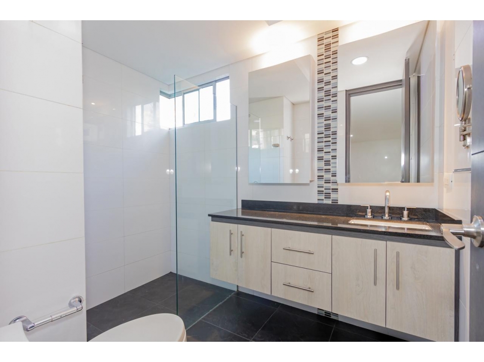 APARTAMENTO PARA LA VENTA EN CASTROPOL, EL POBLADO — foto 4