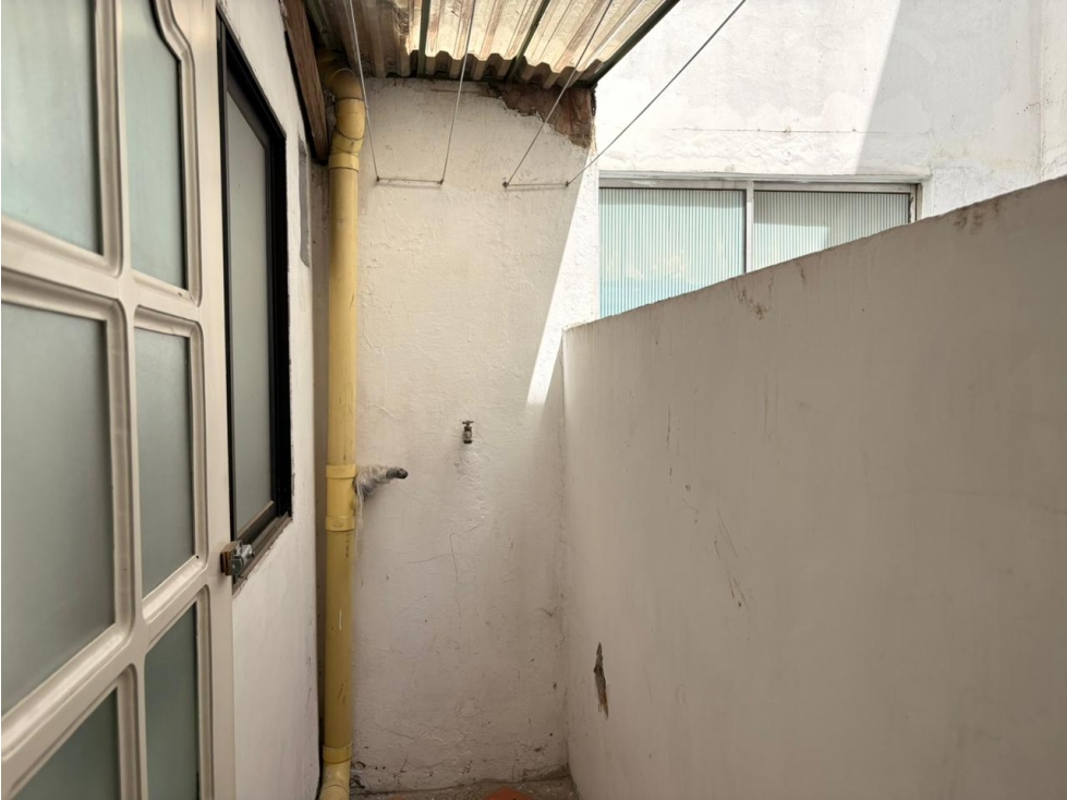 APARTAMENTO EN ARRIENDO LA ALMERIA CERCA A LA CASTELLANA — foto 5