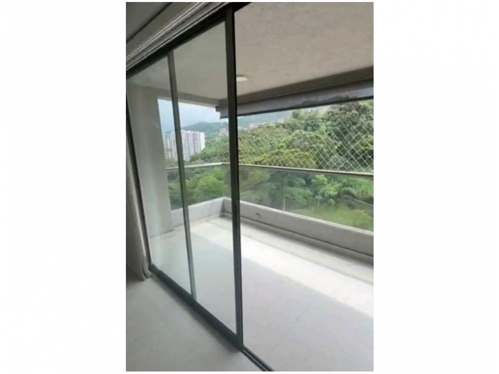 APARTAMENTO EN VENTA LOMA DE LOS BERNAL — foto 3