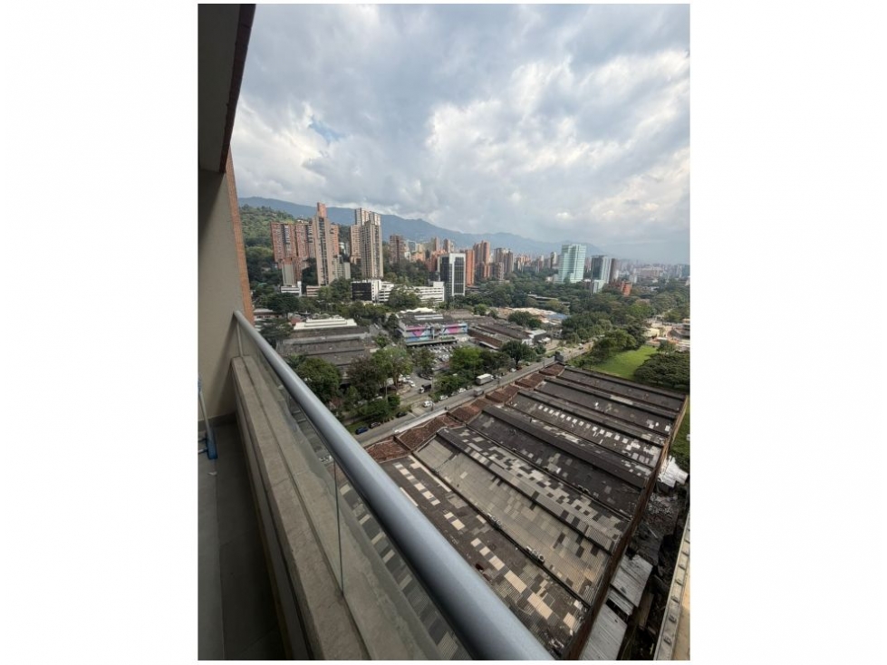 APARTAESTUDIO TIPO LOFT EN VENTA CIUDAD DEL RIO — foto 3