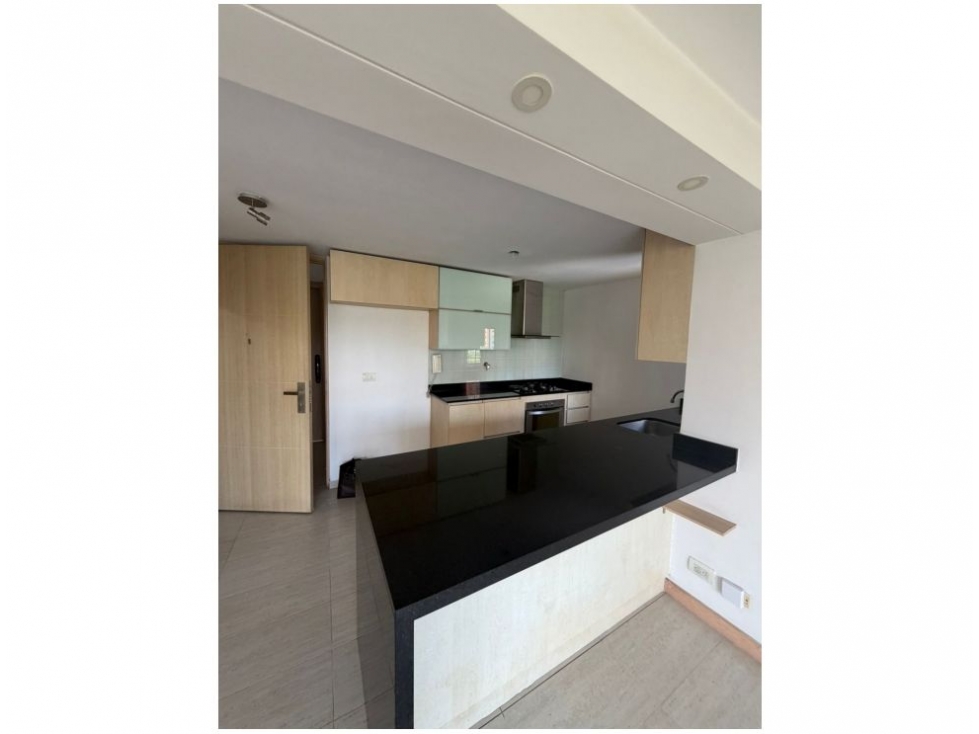 APARTAMENTO EN VENTA LOMA DE LOS BERNAL — foto 3