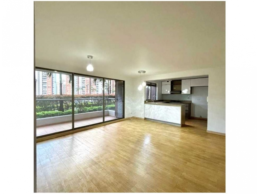 APARTAMENTO EN VENTA LOMA DE LOS BERNAL — foto 3