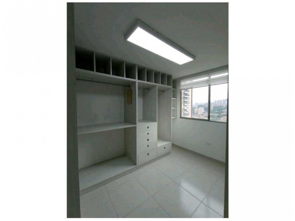 APARTAMENTO EN VENTA LOMA DE LOS BERNAL PARTE BAJA — foto 3