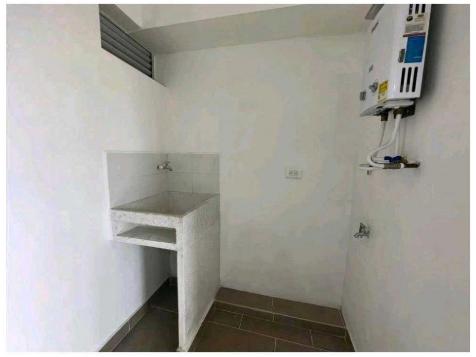 APARTAMENTO EN VENTA SECTOR CALASANZ PARTE ALTA — foto 3