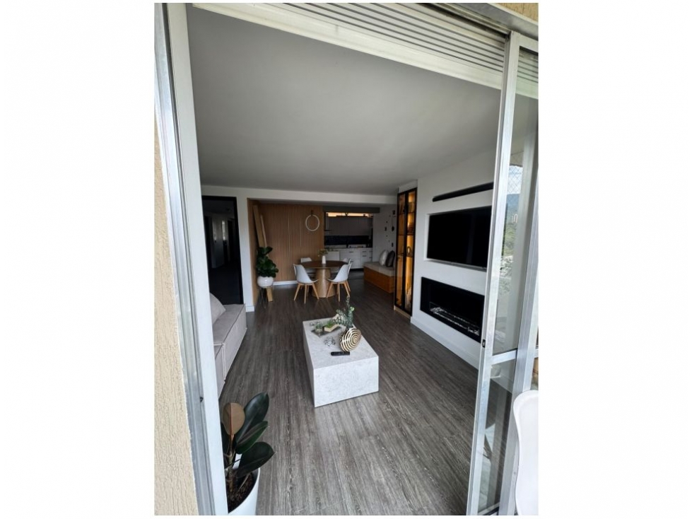 APARTAMENTO EN VENTA LOMA DE LOS BERNAL — foto 3