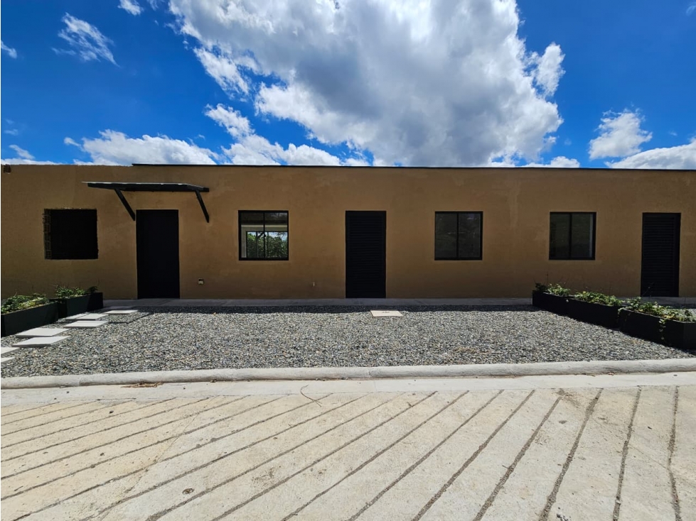 CASA CAMPESTRE EN ARRIENDO EN RIONEGRO con parqueadero y jardinero — foto 3