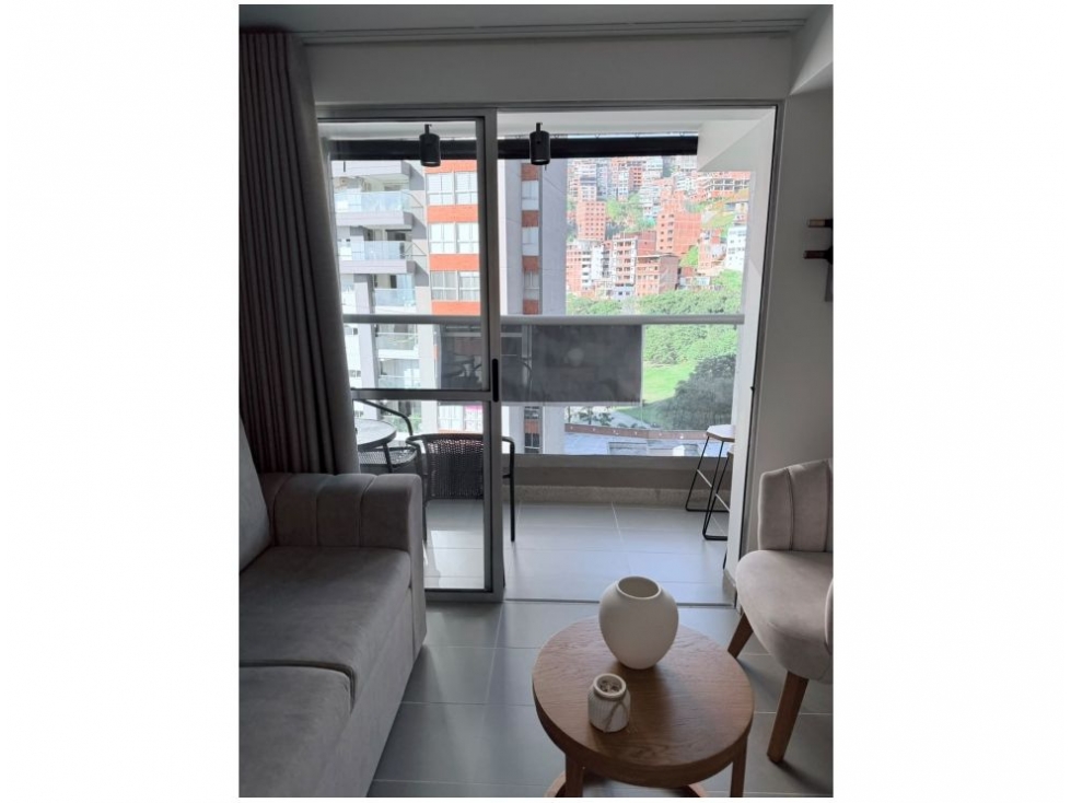 APARTAMENTO EN VENTA LOMA DE LOS BERNAL — foto 3