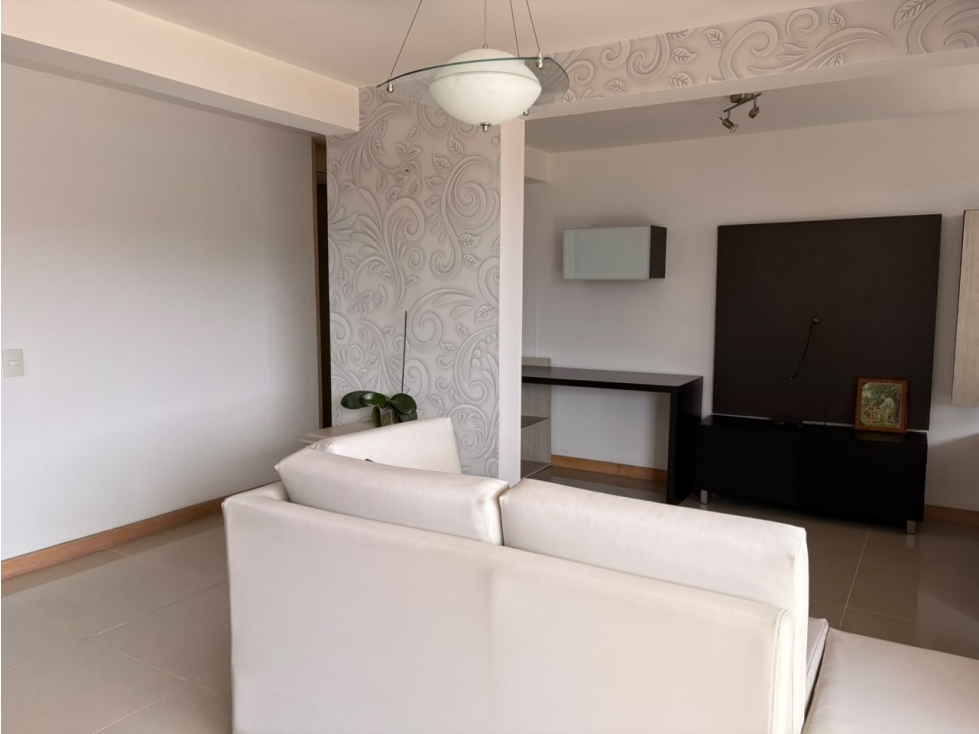 APARTAMENTO EN ARRIENDO LOMA DE LOS BERNAL AMOBLADO — foto 4