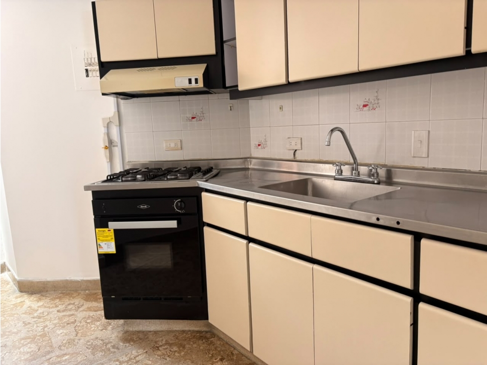 APARTAMENTO EN ARRIENDO LAURELES EL NOGAL — foto 2