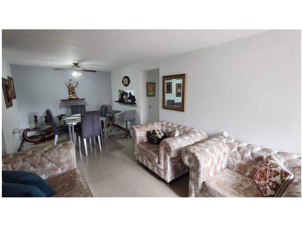 APARTAMENTO EN VENTA LOMA DE LOS BERNAL — foto 3