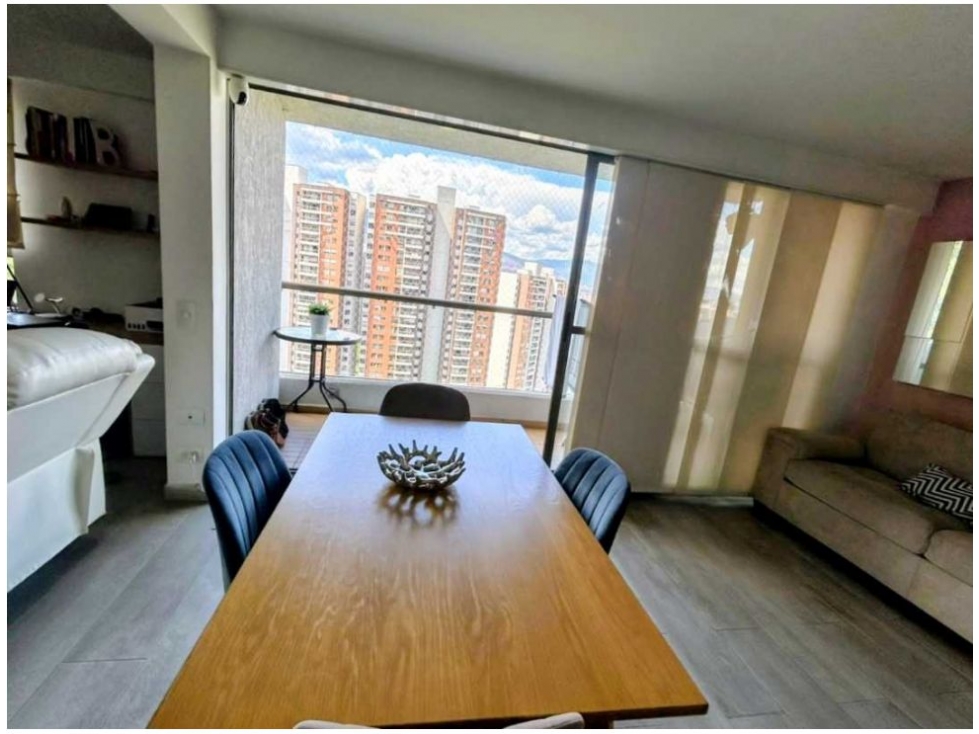 APARTAMENTO EN VENTA LOMA DE LOS BERNAL — foto 3