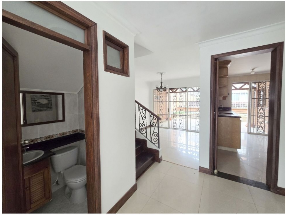 CASA EN VENTA LOMA DE LOS BERNAL — foto 3
