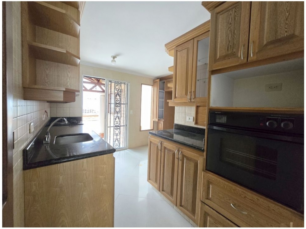 CASA EN VENTA LOMA DE LOS BERNAL — foto 4