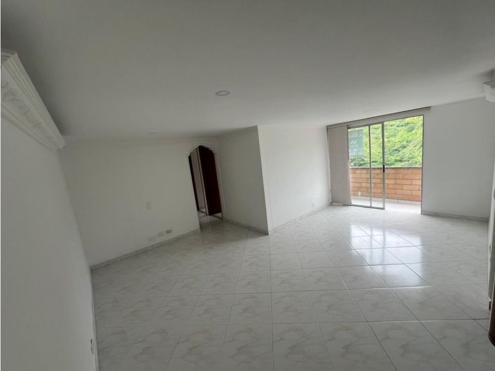 SE ARRIENDA APARTAMENTO EN LOMA DE LOS BERNAL CESIÓN — foto 4