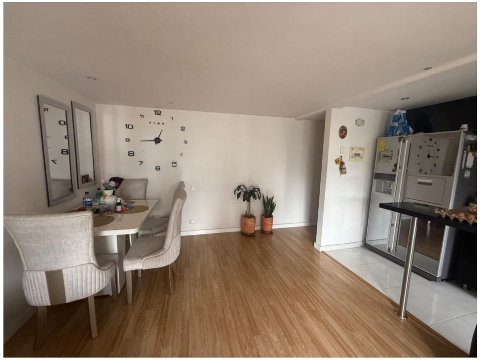 APARTAMENTO EN VENTA LOMA DE LOS BERNAL - MEDELLIN RANGO 5 — foto 2