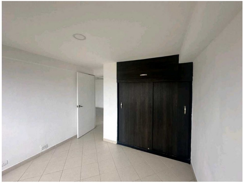 APARTAMENTO EN VENTA SECTRO CALAZANS PARTE BAJA — foto 4