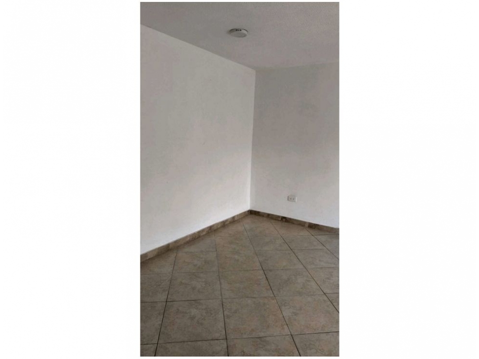 APARTAMENTO EN VENTA LOMA DE LOS BERNAL PARTE BAJA — foto 4