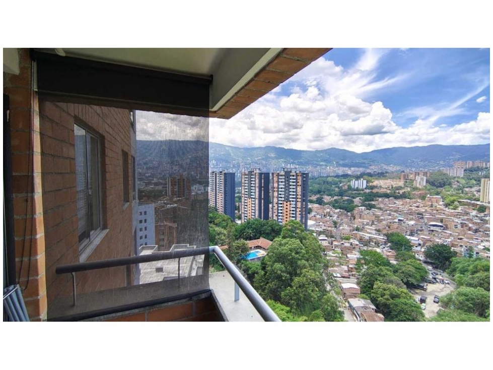 APARTAMENTO EN VENTA LOMA DE LOS BERNAL — foto 4