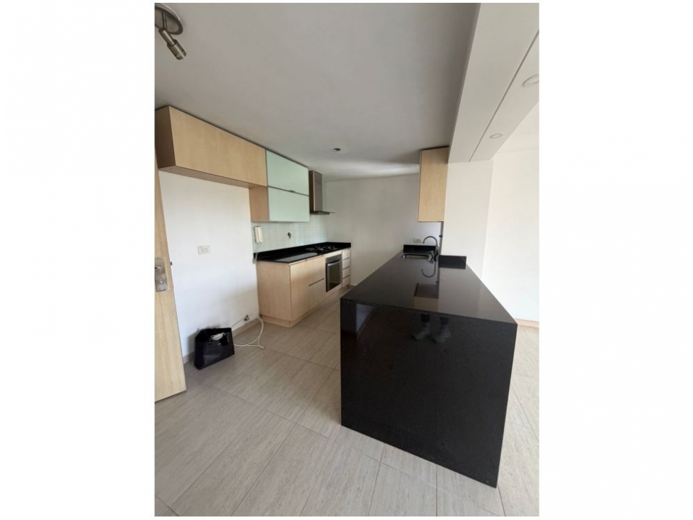 APARTAMENTO EN VENTA LOMA DE LOS BERNAL — foto 4