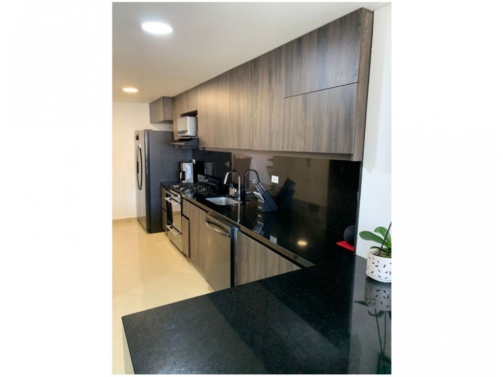 APARTAMENTO EN VENTA EN ALMERIA — foto 4