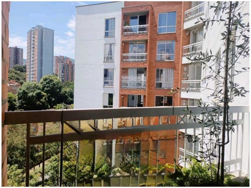 APARTAMENTO EN VENTA LOMA DE LOS BERNAL PARTE BAJA — foto 4