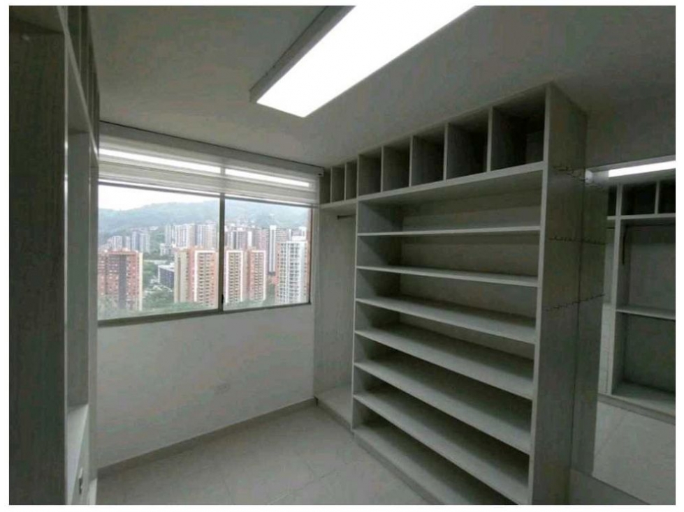 APARTAMENTO EN VENTA LOMA DE LOS BERNAL PARTE BAJA — foto 4