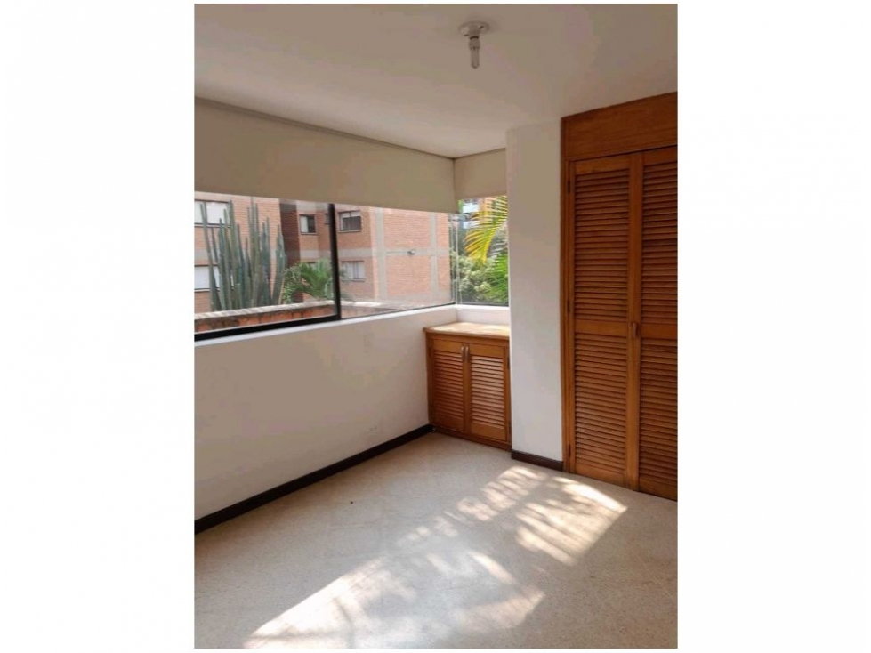 APARTAMENTO EN VENTA LOMA DE LOS BERNAL — foto 3