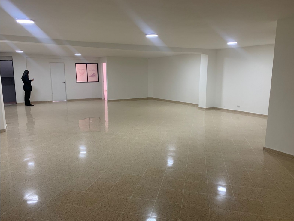 OFICINA EN ARRIENDO BELÉN GRANADA 3 PISO - 3