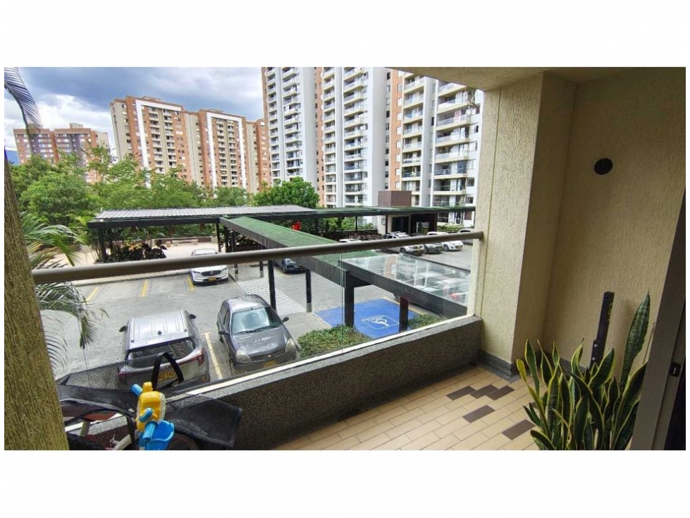 APARTAMENTO EN VENTA LOMA DE LOS BERNAL — foto 4