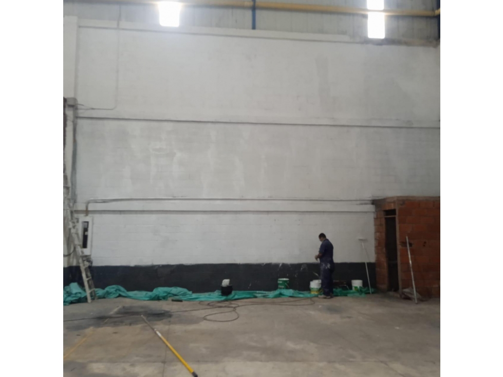 SE ARRRIENDA BODEGA EN CALDAS AL SUR DEL AREA METROPOLITANA - 5