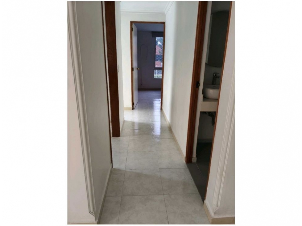 APARTAMENTO EN VENTASECTOR LOMA DE LOS BERNAL PARTE BAJA — foto 5