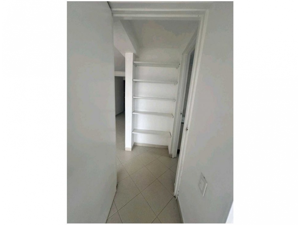 APARTAMENTO EN VENTA SECTRO CALAZANS PARTE BAJA — foto 5