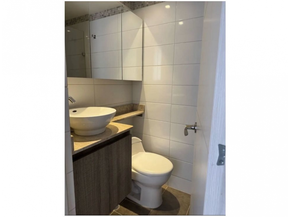 APARTAMENTO EN VENTA LOMA DE LOS BERNAL — foto 5