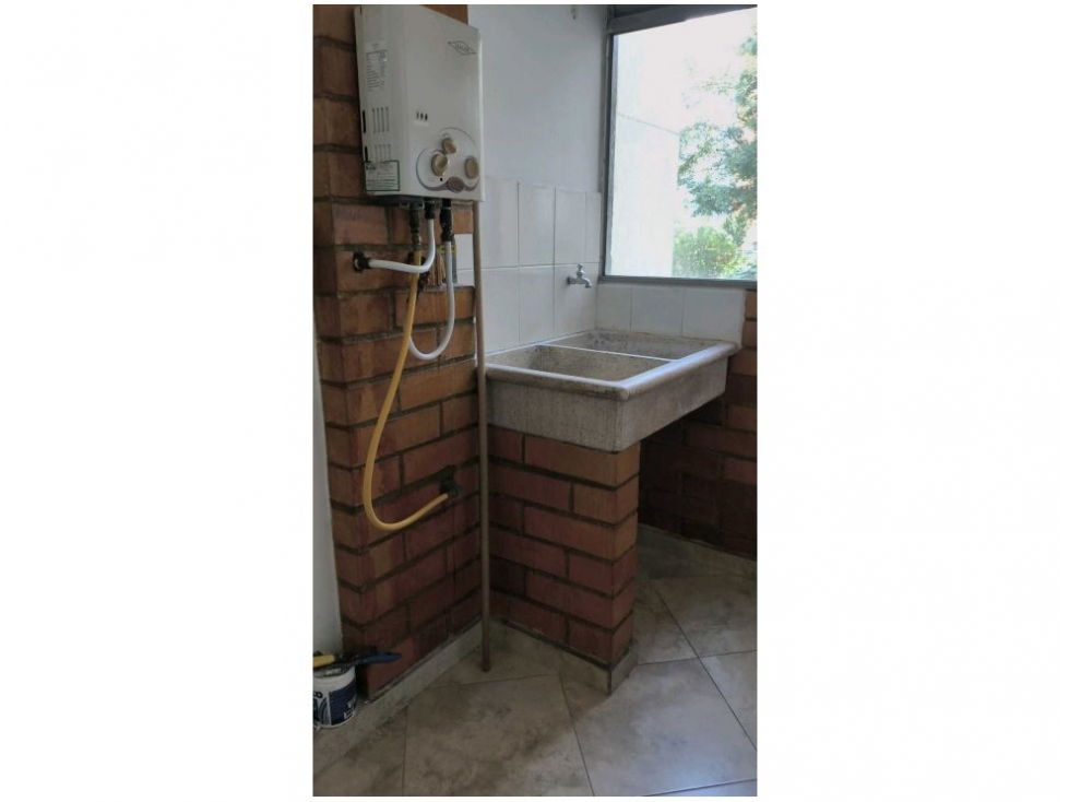 APARTAMENTO EN VENTA LOMA DE LOS BERNAL PARTE BAJA — foto 5
