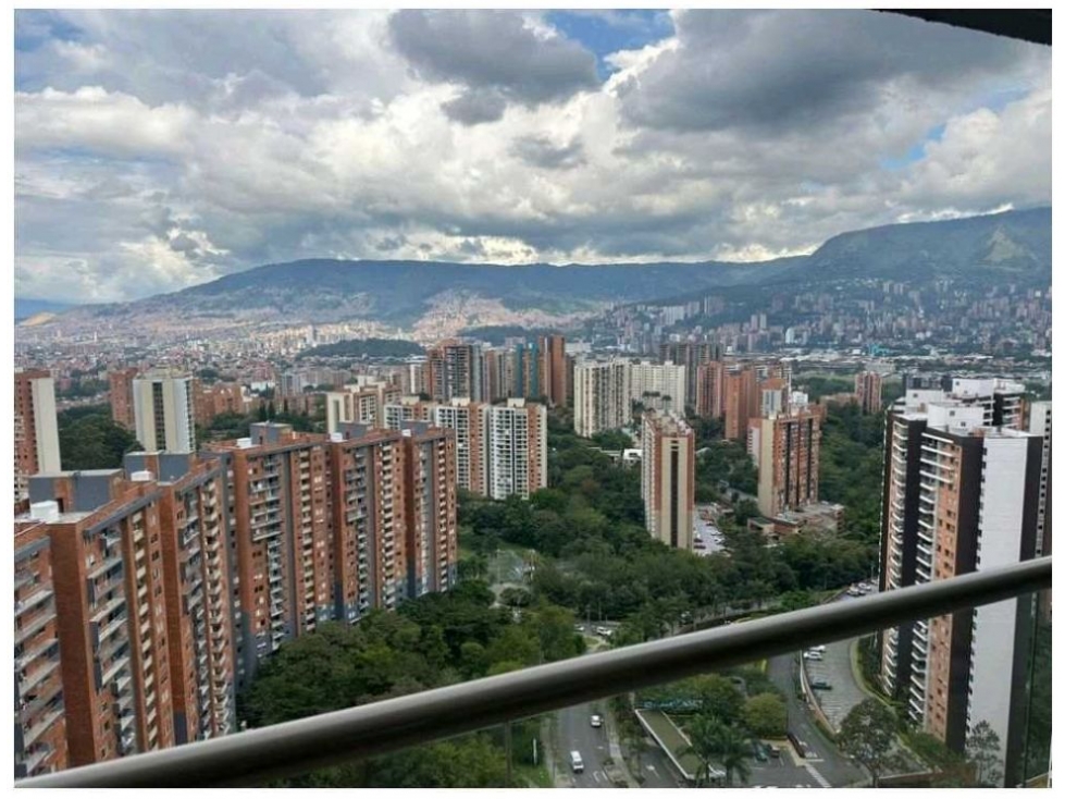 APARTAMENTO EN VENTA LOMA DE LOS BERNAL — foto 5