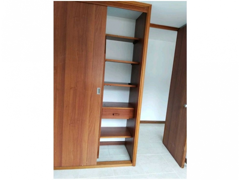 APARTAMENTO EN VENTA LOMA DE LOS BERNAL PARTE BAJA — foto 5